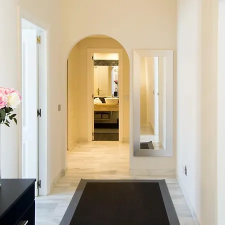 Edificio Plaza Apartment *